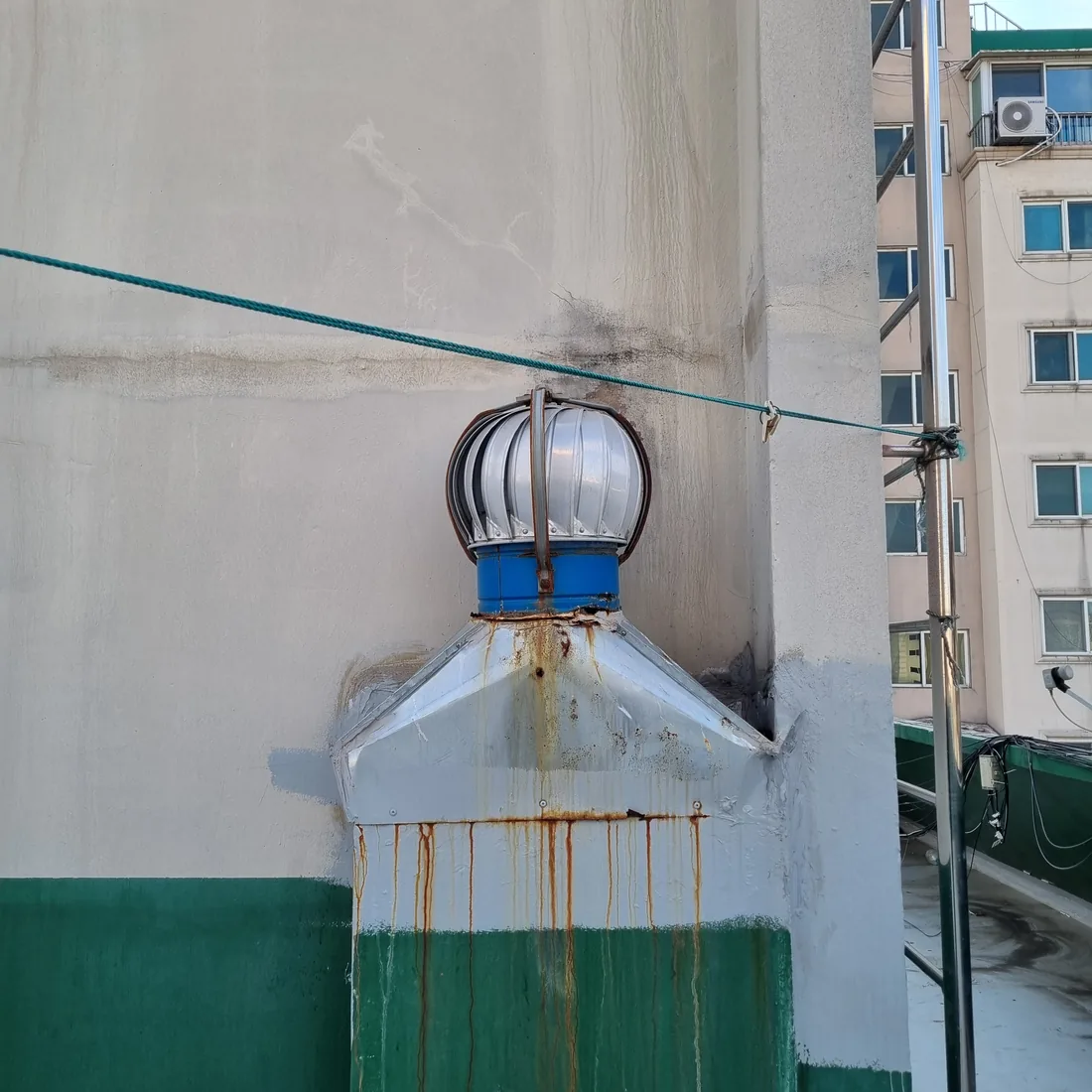 서울 양천구 목동 옥상 환풍기 250파이 벤츄레이터 동체+좌대 교체 시공 전